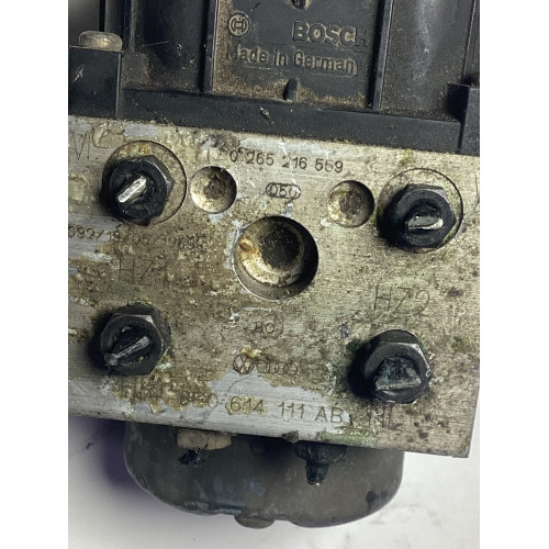 Volkswagen Passat B5 Audi A4 ABS Beyni 8E0614111AB 0273004281 0265216559