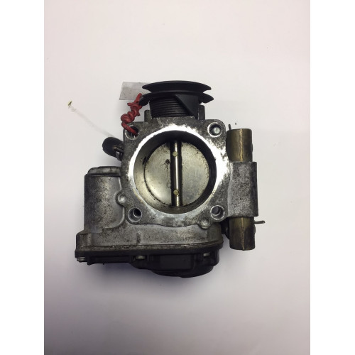Volkswagen Passat Audi A4 A6 Gaz Kelebeği 058133063H