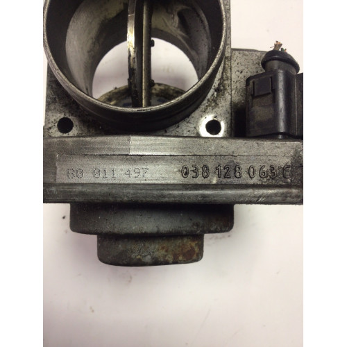 Volkswagen Caddy Seat Cordoba Gaz Boğaz Kelebeği 038128063C