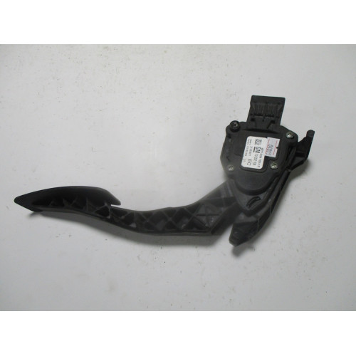 Opel Astra J Gaz Pedalı 13252704