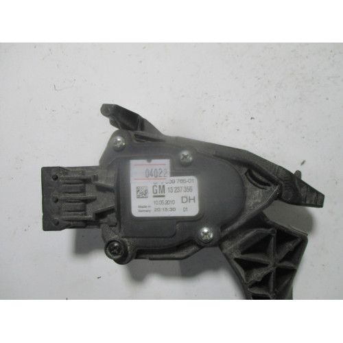 Opel İnsignia Gaz Pedalı 13237356