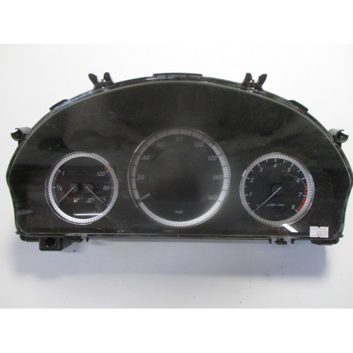  Mercedes C Class 2009 Benzinli Kilometre Saati Gösterge Paneli A2049003102