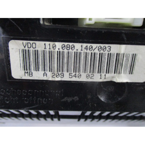  Mercedes CLK W209 Benzinli Kilometre Saati Gösterge Paneli A2095400211