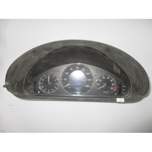 Mercedes CLK W209 Benzinli Kilometre Saati Gösterge Paneli A2095400211