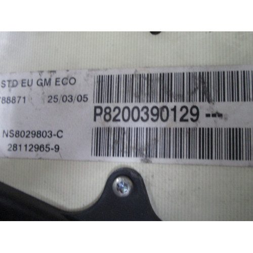  Opel Vivaro Dizel Kilometre Saati Gösterge Paneli P8200390129