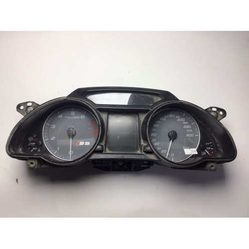 Z Audi A5 4.2 FSI Kilometre Saati Gösterge Paneli 8T0920931N