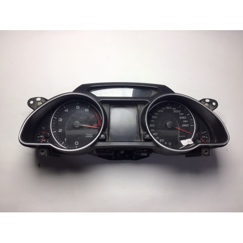 Z Audi A5 1.8 TFSI Kilometre Saati Gösterge Paneli 8T0920931