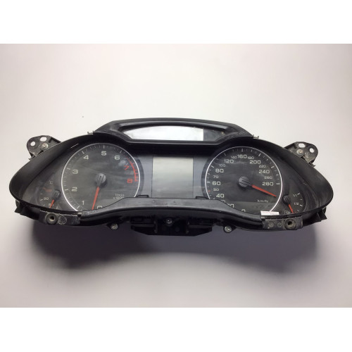 Z Audi A4 Kilometre Saati Gösterge Paneli 8K0920930M