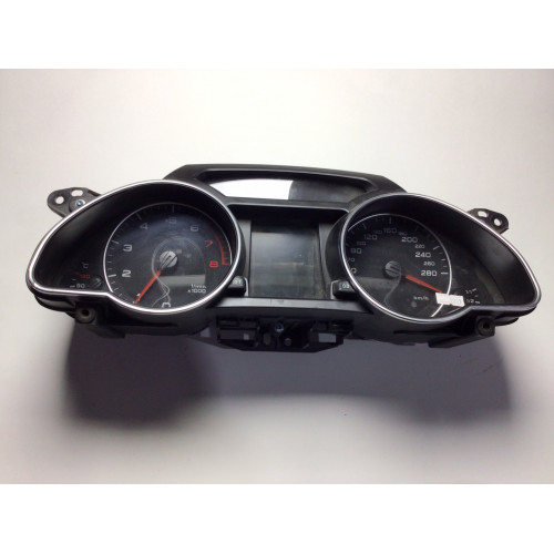 Z Audi A5 Kilometre Saati Gösterge Paneli 8T0920931C