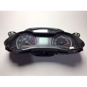 Z Audi A4 Kilometre Saati Gösterge Paneli 8K0920900B