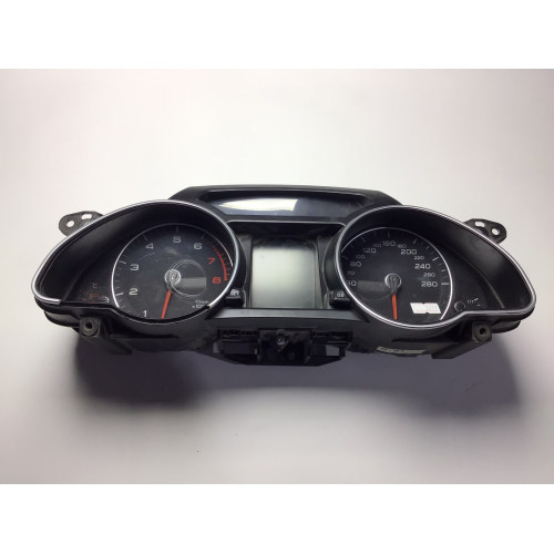 Z Audi A5 Gösterge Paneli Kilometre Saati 8T0920931T
