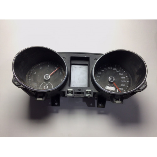 Z Volkswagen Golf 6 Kilometre Saati Gösterge Paneli 5K0920861