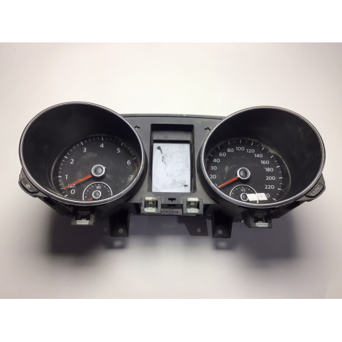 Z Volkswagen Golf 6 Kilometre Saati Gösterge Paneli 5K0920861