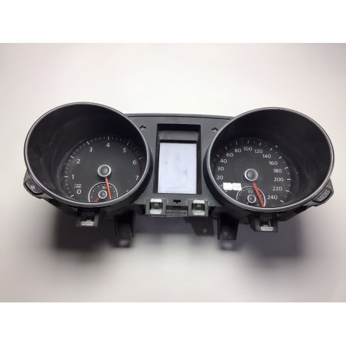 Z Volkswagen Golf 6 Kilometre Saati Gösterge Paneli 5K0920861