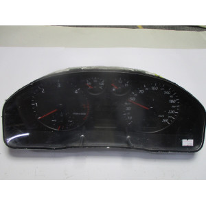 Audi A4 Dizel Kilometre Saati Gösterge Paneli 8D0919861A AU0014001