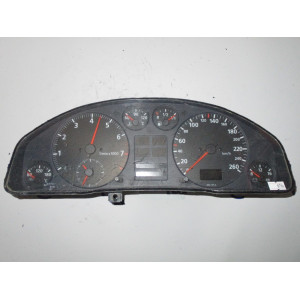 Audi A4 Kilometre Saati Gösterge Paneli 8D0919034C
