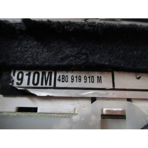 Audi A4 Kilometre Saati Gösterge Paneli 8D0919910M