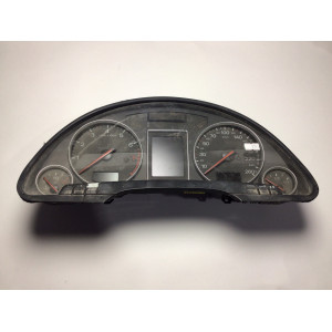 Z Audi A4 Kilometre Saati Gösterge Paneli 8E0920931 0263626150