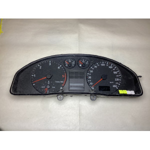 Audi A4 Dizel Kilometre Saati Gösterge Paneli 8D0919861A