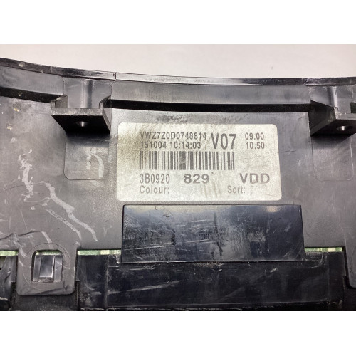 Volkswagen Passat Kilometre Saati Gösterge Paneli 3B0920829