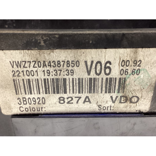 Volkswagen Passat Kilometre Saati Gösterge Paneli 3B0920827A