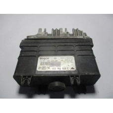 Volkswagen Golf 1.8 Motor Beyni 0261203304 032906026E