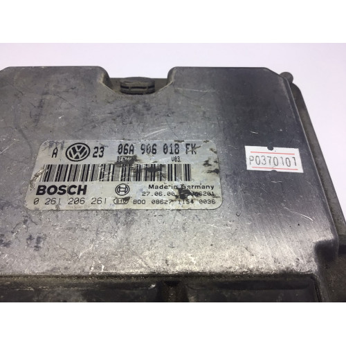 Volkswagen Golf 2.0 Motor Beyni M5.9.2 0261206261 06A906018FK