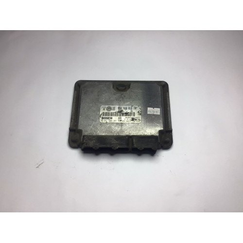 Volkswagen Golf 2.0 Motor Beyni M5.9.2 0261206261 06A906018FK