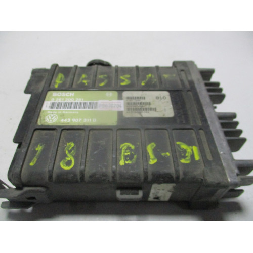 Volkswagen Passat 1.8 Motor Beyni 0261200261 443907311B