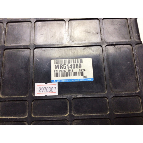 Mitsubishi Montero Motor Beyni MR514089 E2T79392