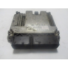 Volkswagen Golf 2.0 Motor Beyni Med9.5.10 0261S02155 06F906056DN