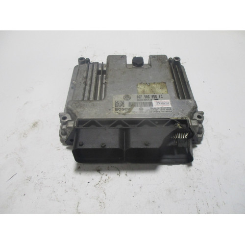 Volkswagen Passat 2.0 Motor Beyni MED9.5.10 0261S02262 06F906056FC