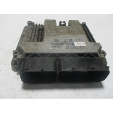 Volkswagen Golf 2.0 Motor Beyni MED9.5.10 0261S02088 06F906056CS
