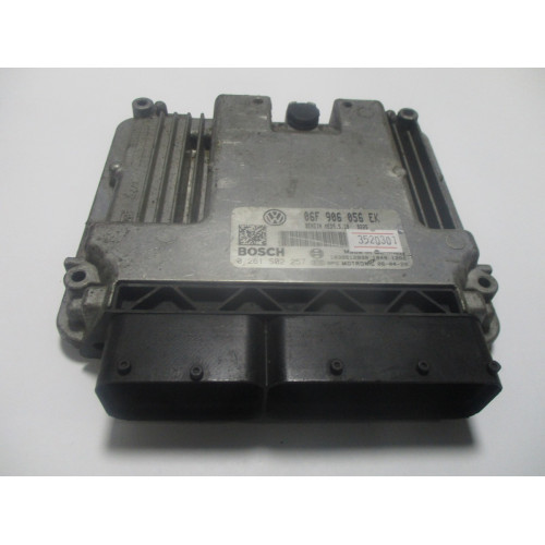 Volkswagen Golf 2.0 Motor Beyni MED9.5.10 0261S02257 06F906056EK