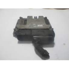 Volkswagen Passat 2.0 Motor Beyni MED9.5.10 0261S02098 06F906056DH