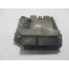 Volkswagen Passat 2.0 Motor Beyni MED9.5.10 0261S02098 06F906056DH
