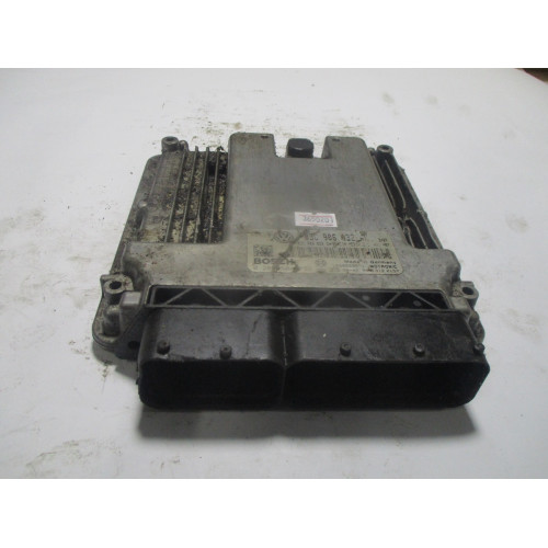 Volkswagen Golf 1.4 Motor Beyni MED17.5.1 0261S04792 03C906032AK