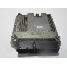 Volkswagen Passat 2.0 Motor Beyni 0261S02105 3C0907115