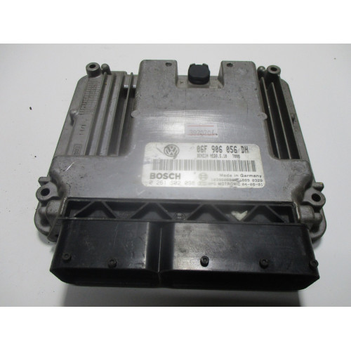 Volkswagen Passat 2.0 Motor Beyni MED9.5.10 0261S02098 06F906056DH