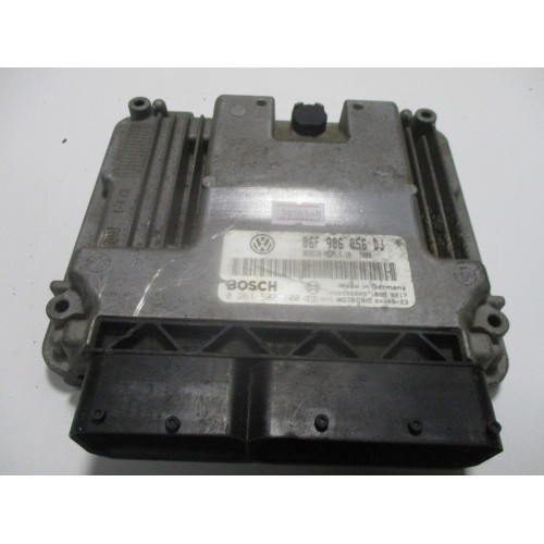 Volkswagen Touran 2.0 Motor Beyni MED9.5.10 0261S02100 06F906056DJ