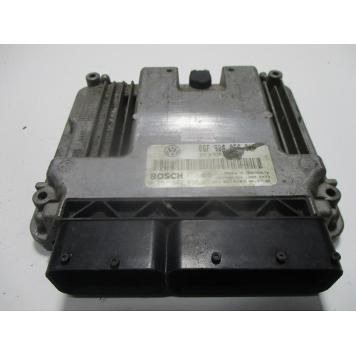 Volkswagen Passat 2.0 Motor Beyni MED9.5.10 0261S02098 06F906056DH