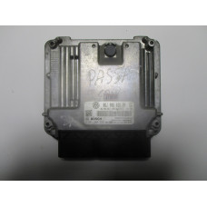 Volkswagen Passat 2.0 Motor Beyni 0261S04322 06J906026BN MED17.5