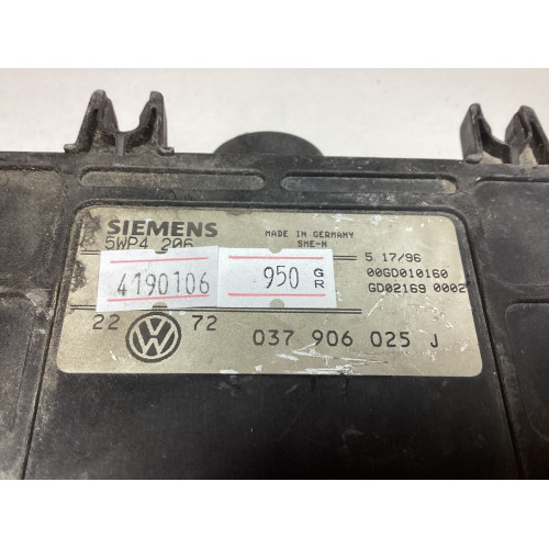 Volkswagen Golf 3 Motor Beyni 037906025J