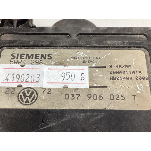 Volkswagen Golf 3 Motor Beyni 037906025T