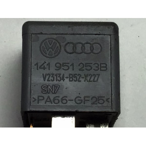 Volkswagen Audi Seat Skoda Çok Amaçlı Röle 141951253B V23134-B52-X227