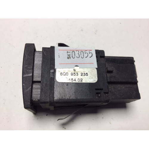 Volkswagen Polo Dörtlü Flaşör Düğmesi 6Q0953235