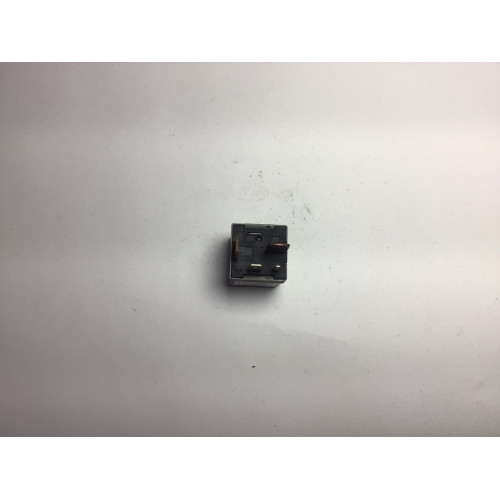 Volkswagen Audi Seat Skoda Yakıt Pompa Rölesi 191906383C