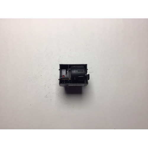 Volkswagen Touareg Ön Koltuk Isıtma Anahtarı 7L6963569C 7L6963563A 7L6963563B