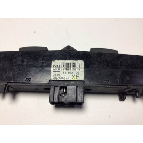 Opel Astra H Zafira B Dörtlü Flaşör Düğmesi 13100105 03758075
