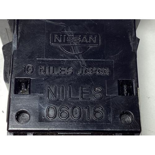 Nissan Almera Primera Navara Kapı Kitleme Tuşu Niles 06016